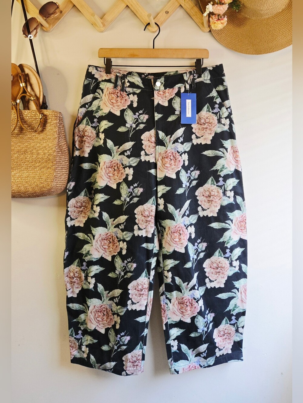 New Collection Barrel Jeans Black Floral